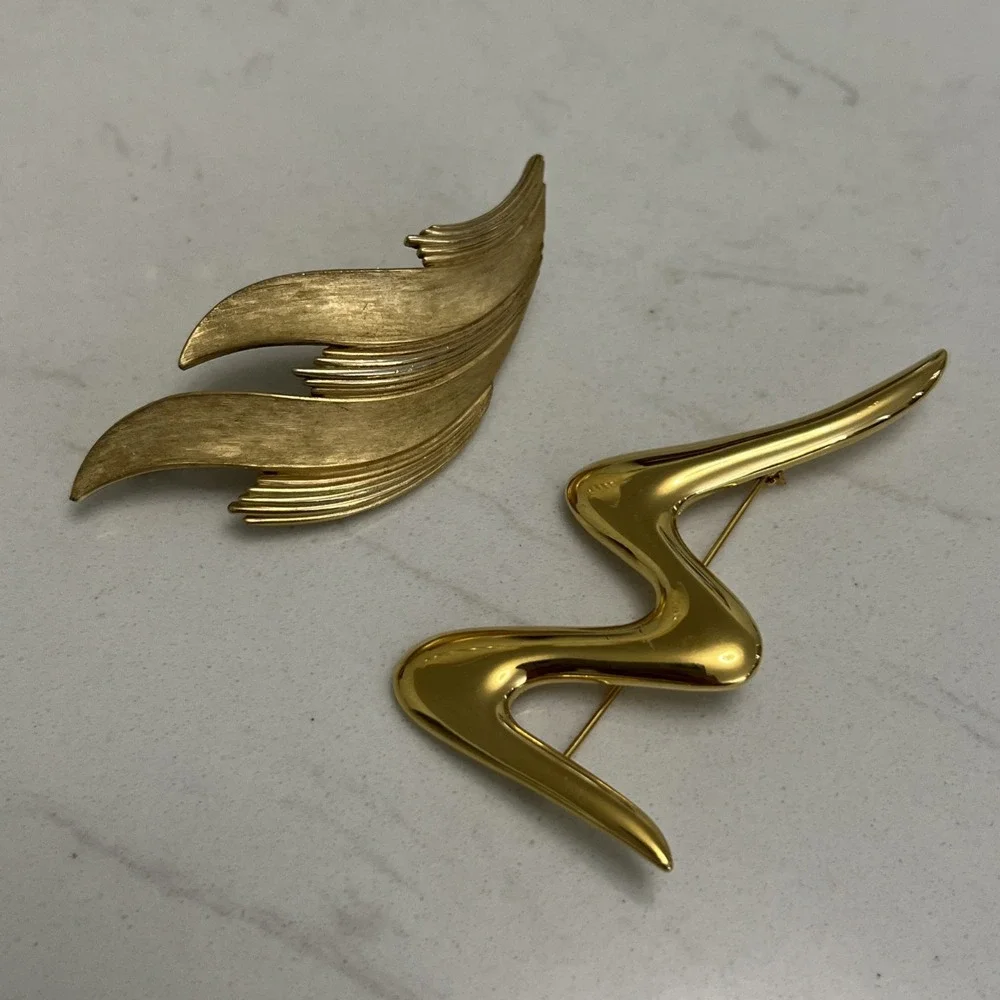 Vtg‎ Trifari Brooch Lot Golden Tone Pin Modernist Signed Designer